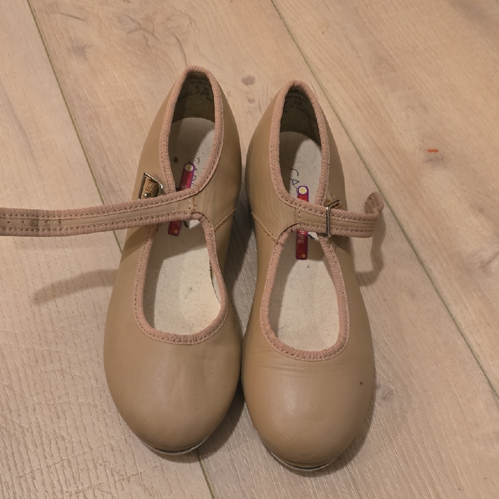 CAPEZIO KIDS TAP SHOES SIZE 4